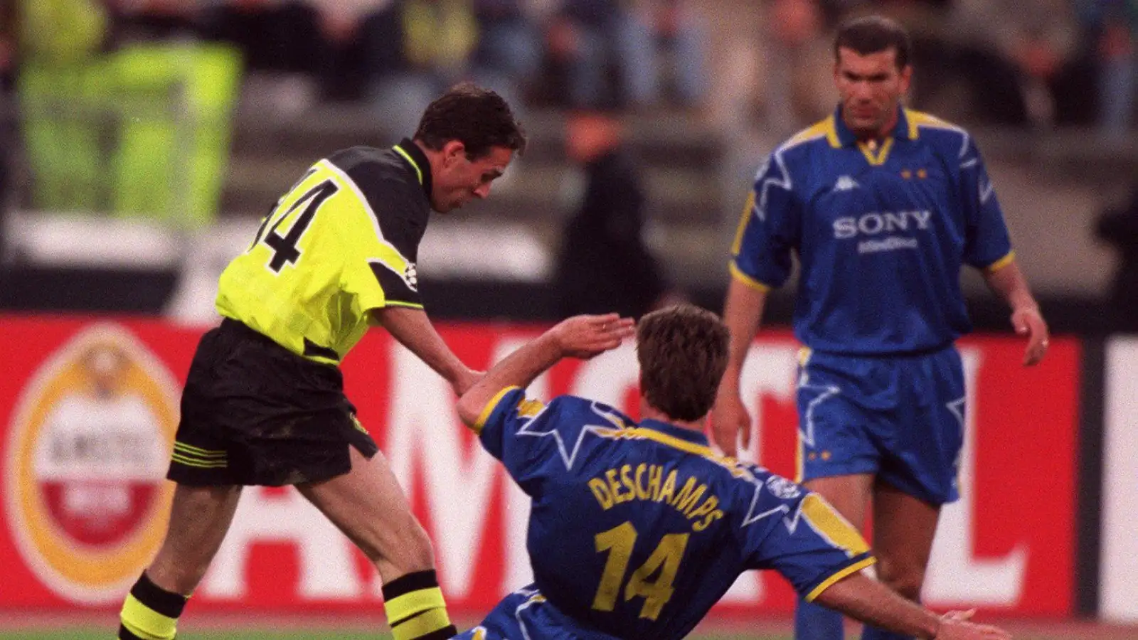 Borussia Dortmund 1997 Champions League final, Paul Lambert, Didier Deschamps, Olympiastadion, Munich, 28th May 1997